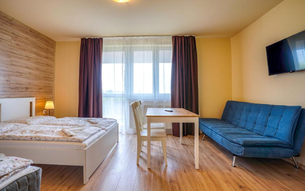 Apartmany Karmon Park Veľký Meder Exterior foto